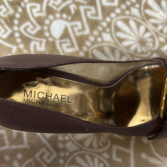 MICHAEL Michael Kors Brown and Gold Heels with Buckle Detail - Picture 8 of 10